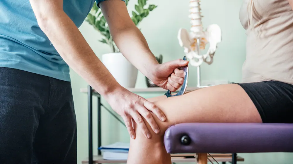 Myofascial treatment on knee pain